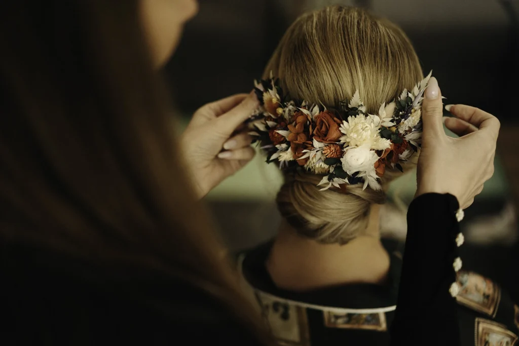 Bride’s Floral Hairpiece Placement