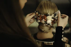 Bride’s Floral Hairpiece Placement